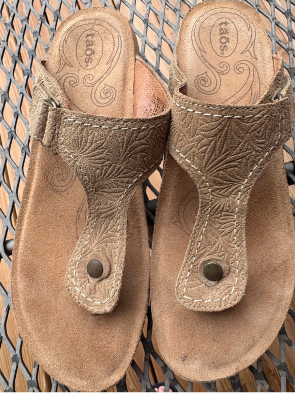 Taos Footwear Women's Tan/Brown Embossed Suede Thong Sandals